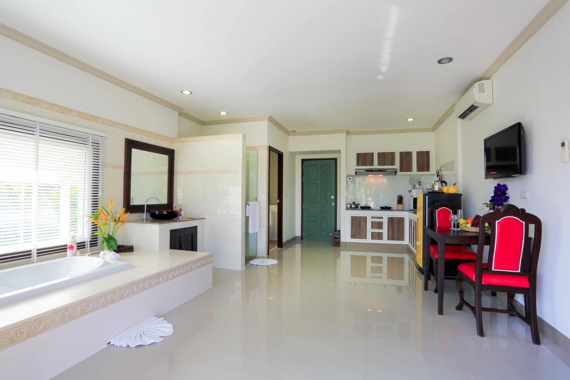 Naka Resort Камала Экстерьер фото
